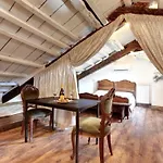 Traditional With Terrace Apartament