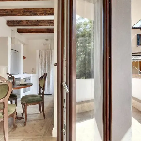 Daire Traditional With Terrace