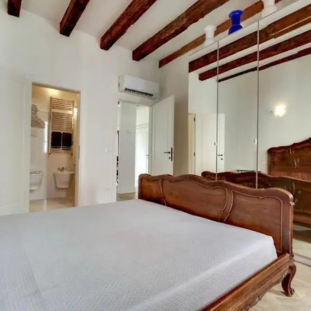 Traditional With Terrace * Venezia