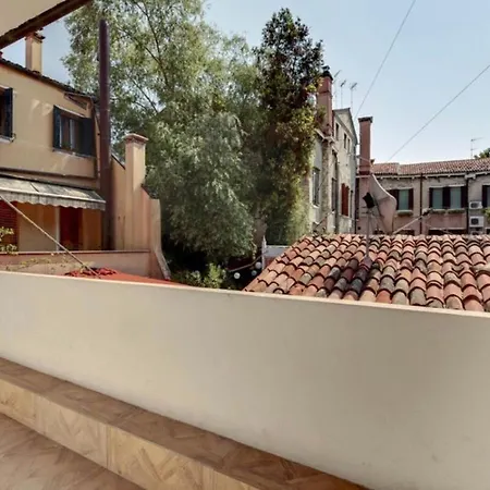 Apartman Traditional With Terrace Velence