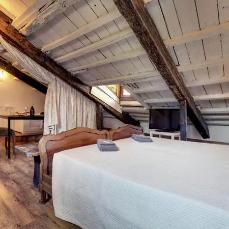 Apartman Traditional With Terrace Velence