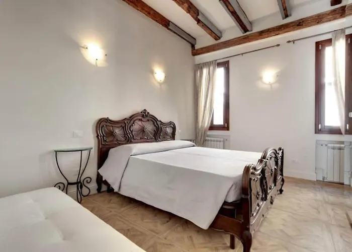 Traditional With Terrace * Venecia
