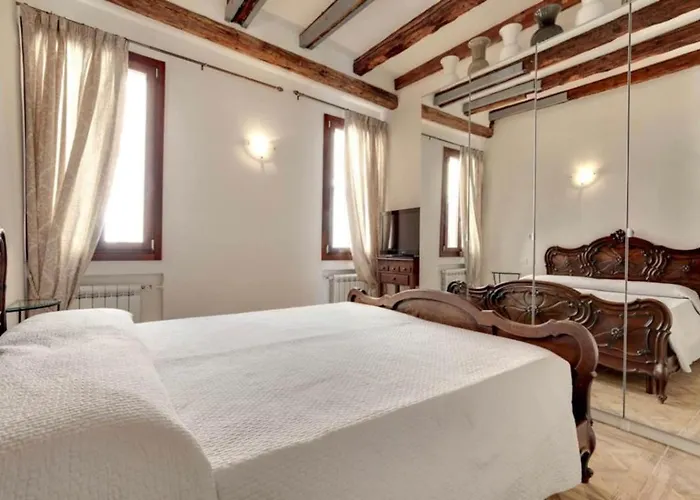 Apartamento Traditional With Terrace