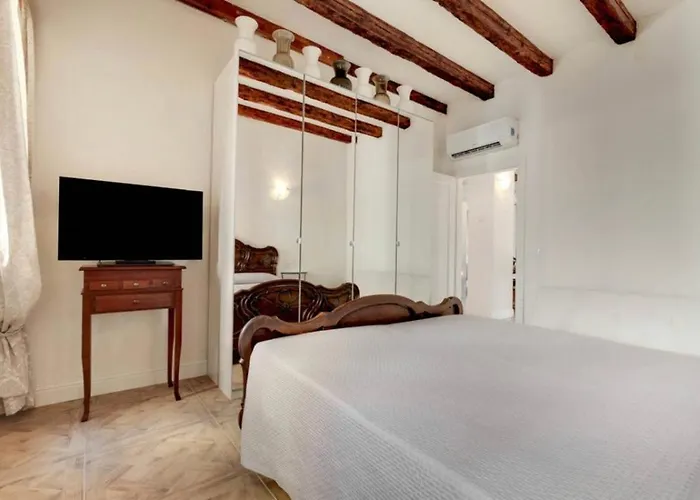 Traditional With Terrace Apartamento *