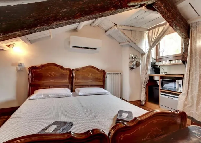 Apartamento Traditional With Terrace
