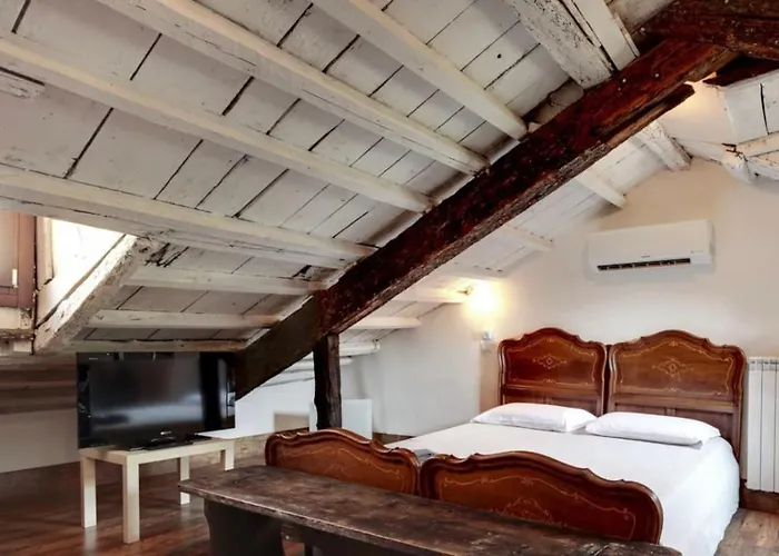 Traditional With Terrace Apartamento